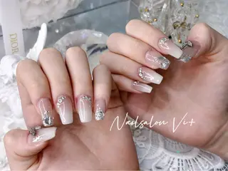 ネイル Nailsalon Vi+ももか🩷のネイルデザイン