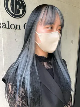 ロング 淡いハイトーンカラー レイヤーカットゆうかのヘアスタイル