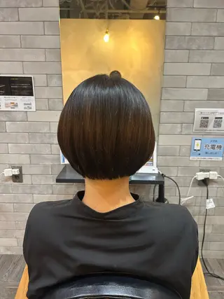 ショート lafith hair Glanz 桂所属・かじももな｜縮毛矯正 ｜透明感カラーのヘアスタイル