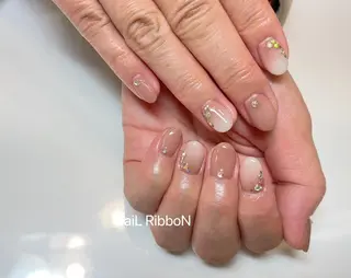 ネイル ネイルリボン 受付スタッフのネイルデザイン