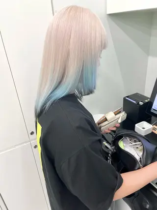 ミディアム カラー 掛川 瑠唯のヘアスタイル