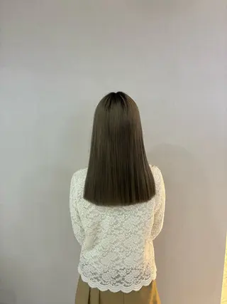 セミロング ハナダ メイのヘアスタイル