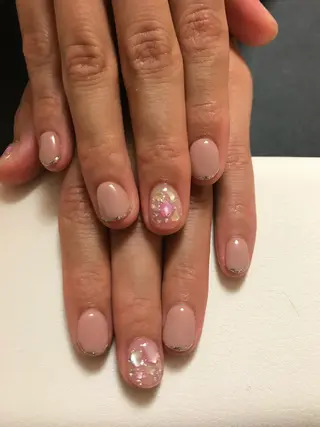 ネイル ECLAT エクラ所属・寺山 千鶴のネイルデザイン