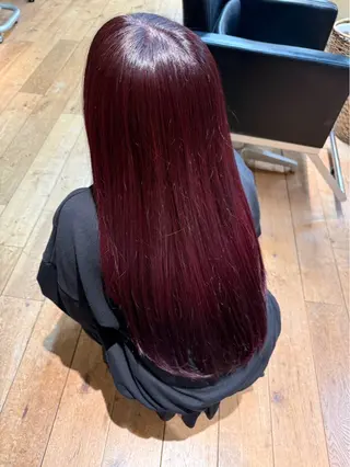 ロング カラー 八巻 真央のヘアスタイル