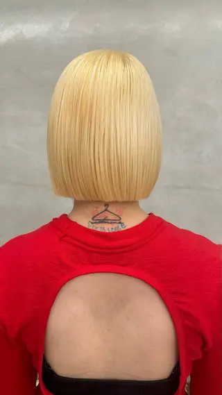 ショート カラー nalu.所属・前山 七海のヘアスタイル