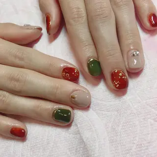 ネイル THECOLORS所属・近貞 莉奈のネイルデザイン