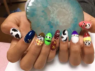 ネイル フラワー ムーンのネイルデザイン