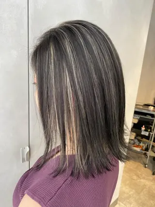 ミディアム カラー M IIのヘアスタイル