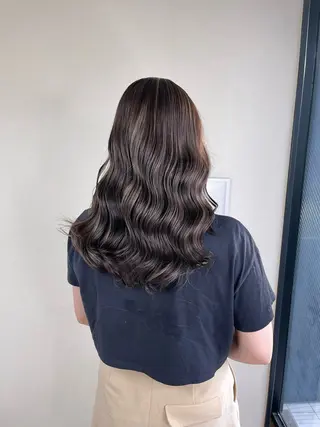 ロング カラー ハイライトカラー✨ グレージュ✨鎌倉光洋のヘアスタイル