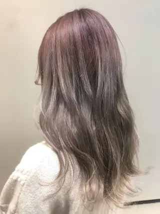 ロング カラー ワタナベ テルマサのヘアスタイル