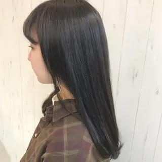 ロング カラー オリーブ/アッシュ やわらか透明感カラーのヘアスタイル