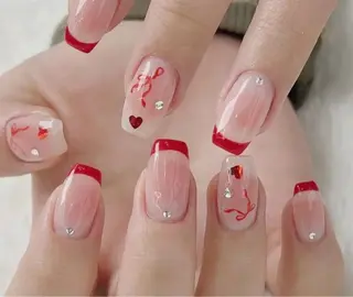 ネイル T. Leeのネイルデザイン