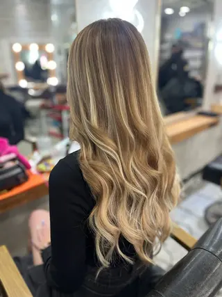 セミロング カラー 🐥こ ま🐥のヘアスタイル