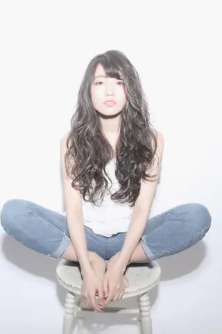 ロング Eliss 堀江のヘアスタイル