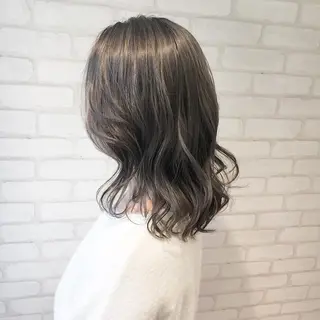 ミディアム ミヤザキ タクトのヘアスタイル
