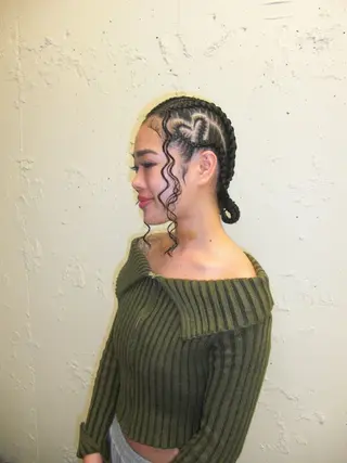 ヘアアレンジ コーンロウ／ブレイズ SYUのヘアスタイル