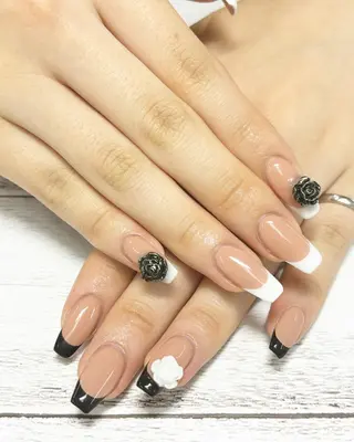 ネイル リラネイル Aikenのネイルデザイン