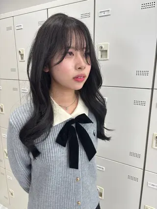 ロング 韓国ヘア/ブリーチ無 しWカラー/オリーブのヘアスタイル