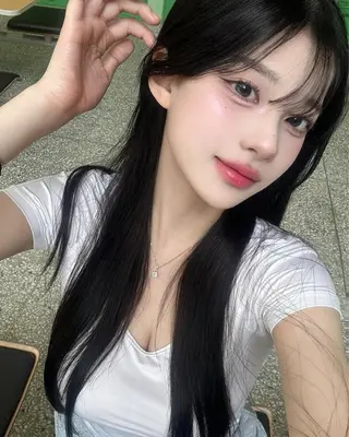 ロング カラー 韓国風暗髪ヘア🤍 🫧MIREIのヘアスタイル