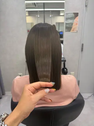 ミディアム 白髪ぼかし🌈 Ayakoのヘアスタイル