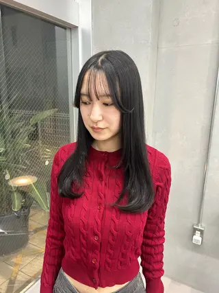 ロング IO イオリのヘアスタイル