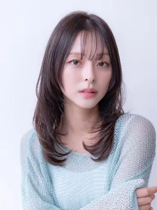 セミロング 🫧艶感カラー/ あいり🤍のヘアスタイル