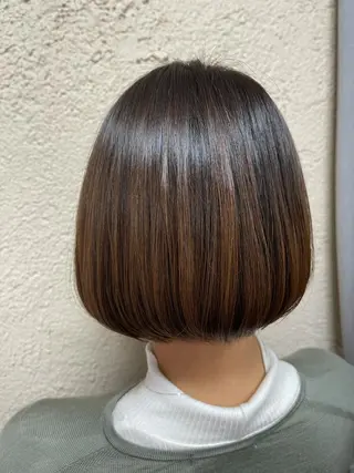 ショート カラー 磧本 祐里恵のヘアスタイル