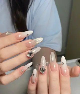 ネイル 安田 友梨のネイルデザイン