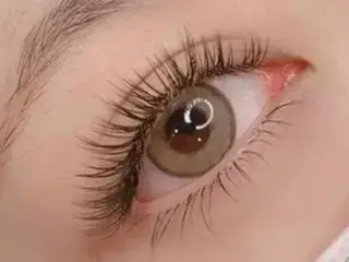 マツエク・マツパ NEON鵠沼海岸所属・ちひろ👀✨LED/ Wフラット/バインドのエステ・リラクイメージ