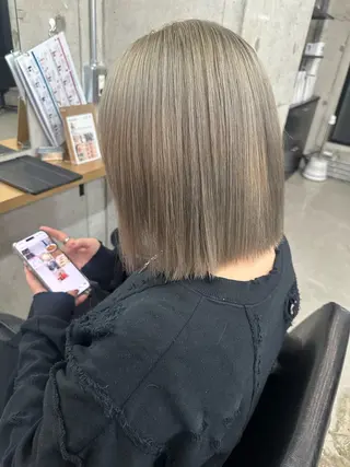 ミディアム カラー 安住 日花のヘアスタイル