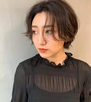 ショート カラー SALOWIN梅田茶屋町店所属・ウルフレイヤーカット /チヒロのヘアスタイル