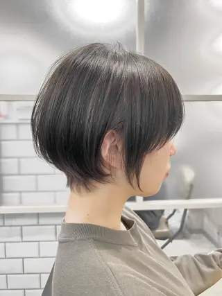 ミディアム カラー newi ナカノのヘアスタイル