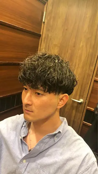 メンズ ヒロ銀座 川崎店所属・ヒロ銀座川崎 志田健介のヘアスタイル