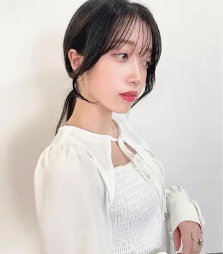 ミディアム レイヤーカット、 大人可愛い　中村美羅のヘアスタイル