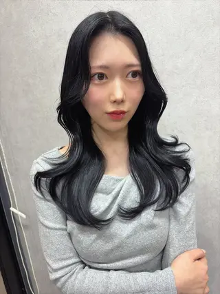 ロング maya レイヤーカットのヘアスタイル