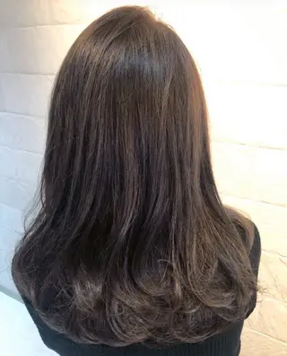 セミロング カラー each dee所属・鈴木 愛里のヘアスタイル