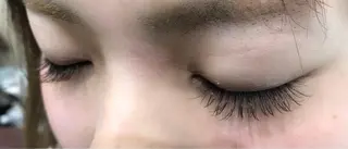 マツエク・マツパ 保子 祐里香のヘアスタイル