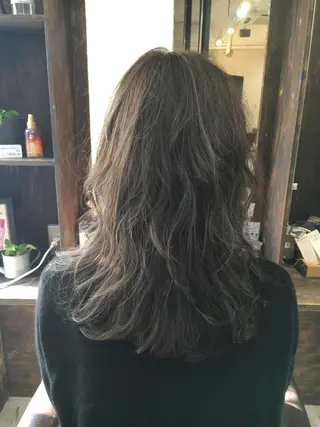 セミロング カラー LoRE hair 四条河原町　西尾友里のヘアスタイル