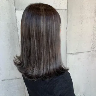 ミディアム 大内 志穂のヘアスタイル