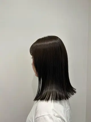 ミディアム レイヤー・ナチュラル RUKUのヘアスタイル