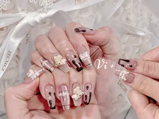 ネイル ✨Nailsalon Vi+✨のネイルデザイン