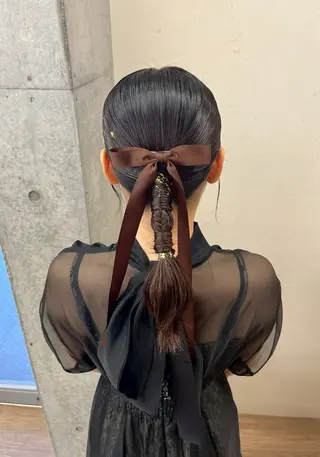 HIYO RIのヘアスタイル