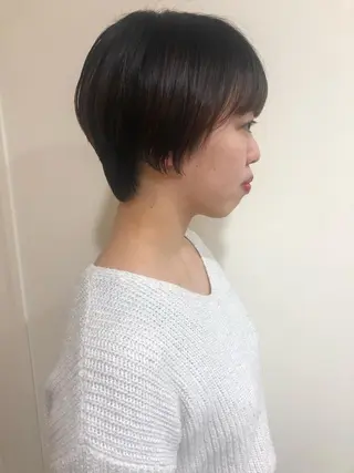 ショート MIOベージュカラー 柔らかいカラーのヘアスタイル