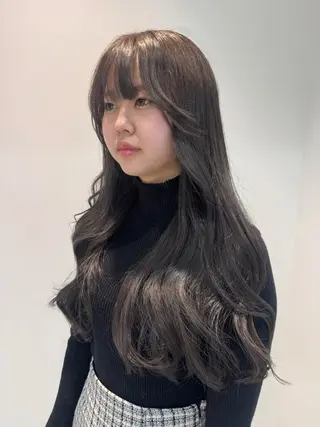 ロング カラー 韓国レイヤーカット/ くすみカラー/モモのヘアスタイル