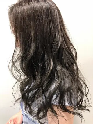 ロング StellA所属・アートディレクター ワダヒサノリのヘアスタイル