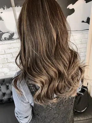 ロング ✨ハイトーン✨艶髪 ✨髪質改善✨和田のヘアスタイル