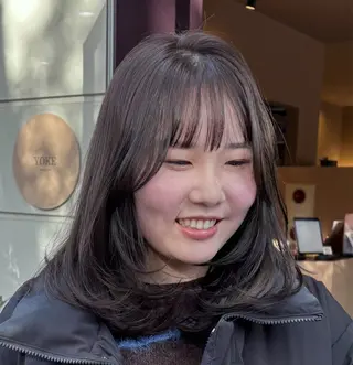 ミディアム カラー やまぐち もえかのヘアスタイル