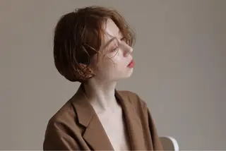 ショート カラー THE DAY所属・AKI HASHIMOTOのヘアスタイル