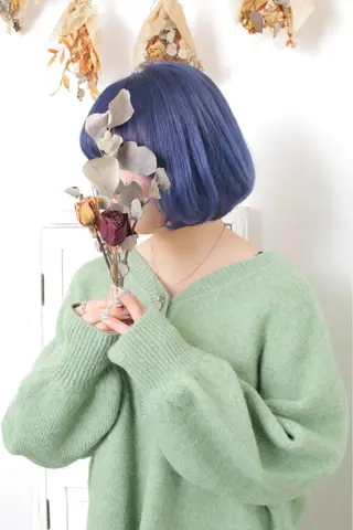 ショート カラー パーマ ヘアアレンジ 推し活専用 【派手髪】飯野ゆかりのヘアスタイル