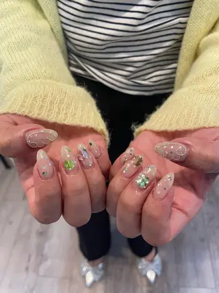 ネイル Lily Beauty天神西通り店所属・坂田 美生のネイルデザイン